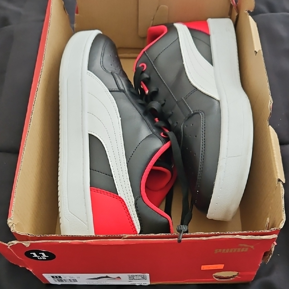 Puma Men's Black, Red, and White Sneakers